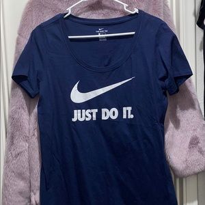 Nike navy blue tee 💙